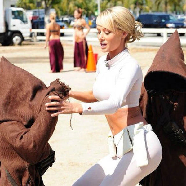 Сара Джин Андервуд приміряє костюми для косплею (66 фото) – фото 19