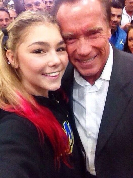 15-річна росіянка підняла штангу вагою 145 кг (25 фото)