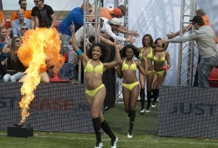 Чемпіонат світу з футболу у нижній білизні (24 фото) – фото 7