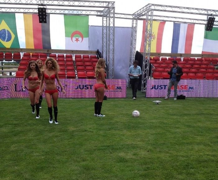 Чемпіонат світу з футболу у нижній білизні (24 фото) – фото 15