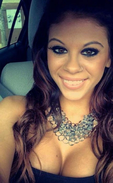 Сексуальні офіціантки в бікіні (43 фото) – фото 8