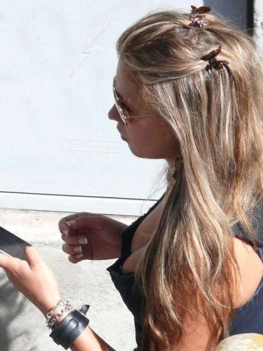 Дівчата з великими грудьми та красивим декольте (42 фото) – фото 3