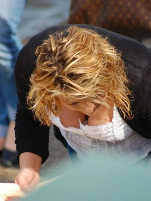 Дівчата з великими грудьми та красивим декольте (42 фото) – фото 13