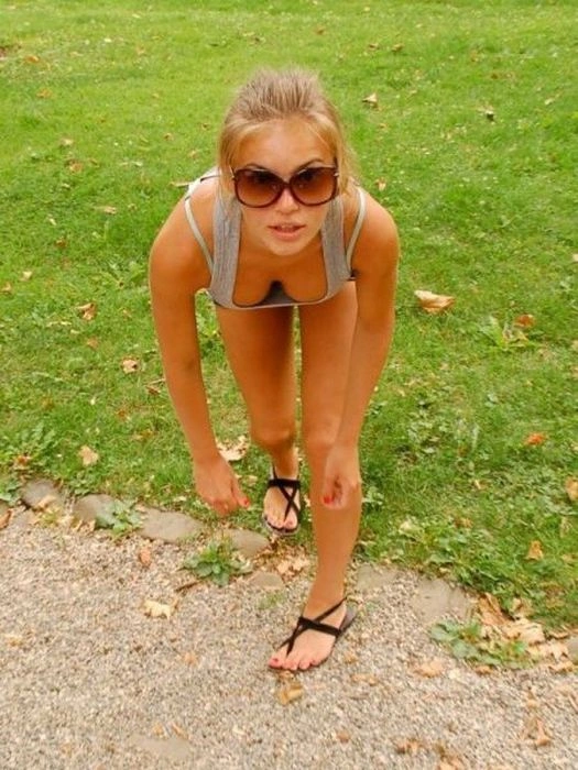 Дівчата з великими грудьми та красивим декольте (42 фото) – фото 15