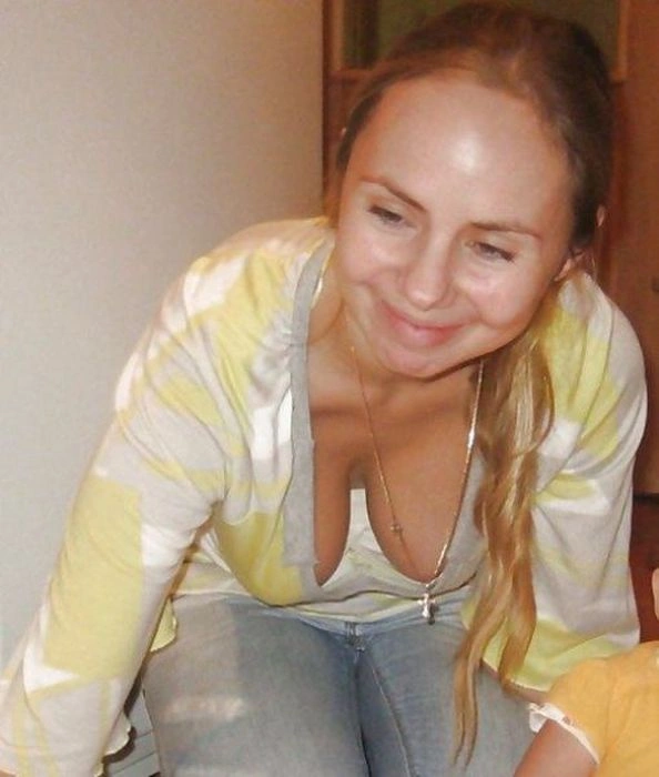 Дівчата з великими грудьми та красивим декольте (42 фото) – фото 33