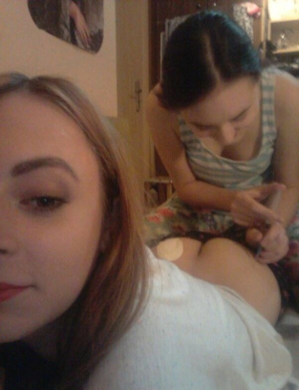 Ще одне оригінальне селфі від дівчат (фото) – фото 1