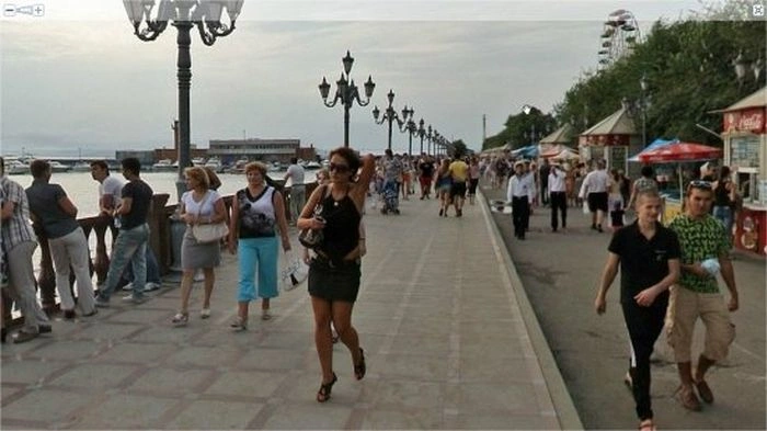 Дівчата на Google Street View (39 фото) – фото 7