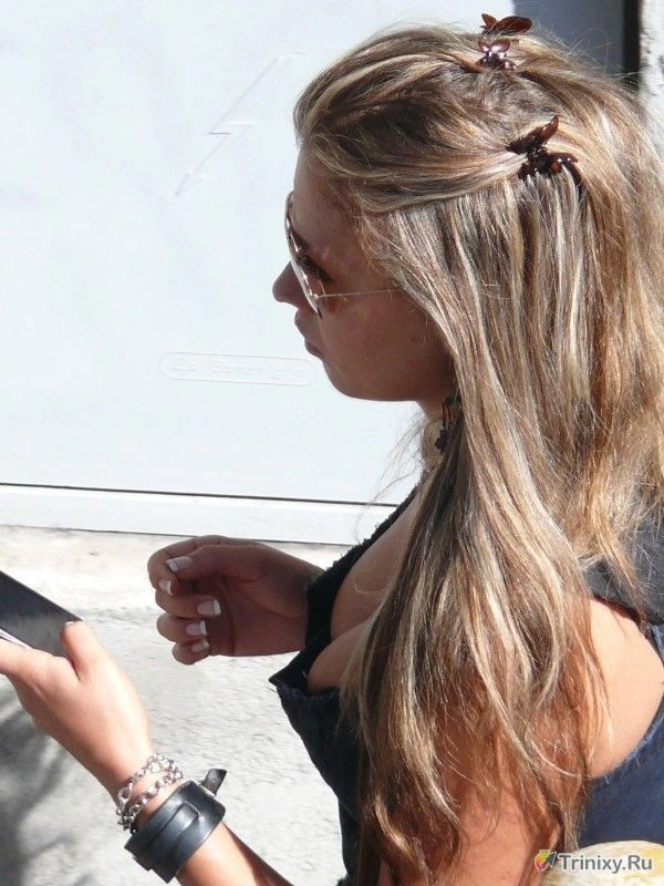 Дівчата в облягаючих блузках (23 фото) – фото 2