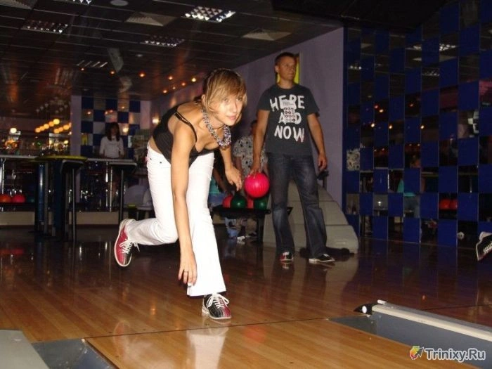 Дівчата в облягаючих блузках (23 фото) – фото 8