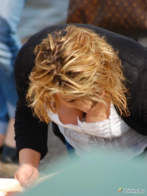 Дівчата в облягаючих блузках (23 фото) – фото 13