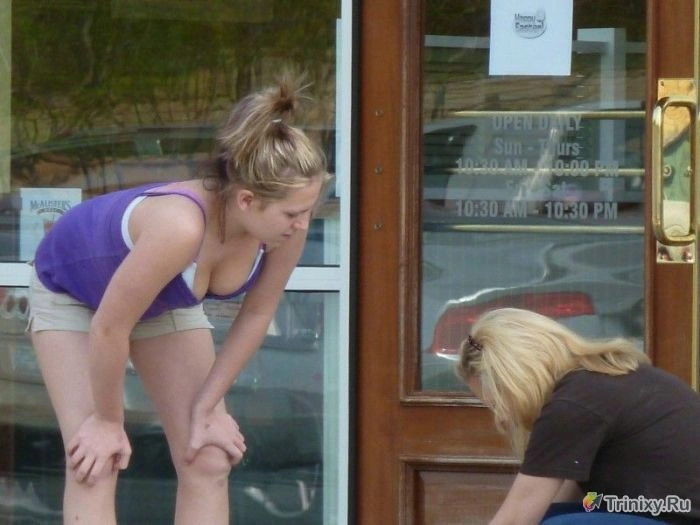 Дівчата в облягаючих блузках (23 фото) – фото 23