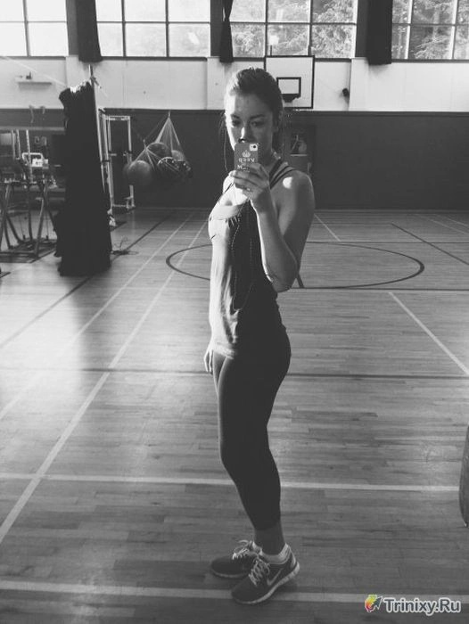 Дівчата перед дзеркалом (44 фото) – фото 40