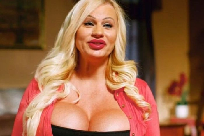 Кандидатка на звання володарки найбільшої груди в світі (21 фото) – фото 5