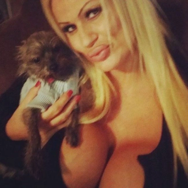 Кандидатка на звання володарки найбільшої груди в світі (21 фото) – фото 19