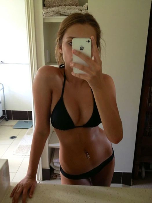 Чарівні дівчата в бікіні (44 фото) – фото 19