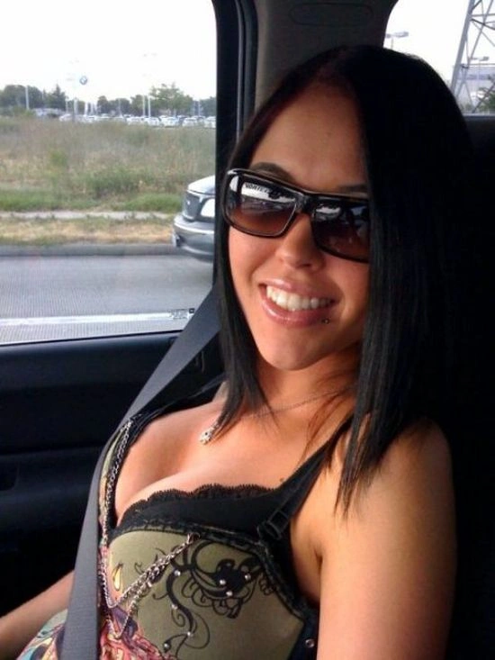 Худі дівчата з великими грудьми (44 фото) – фото 4