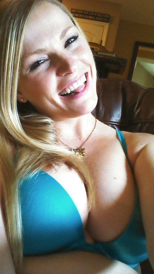 Худі дівчата з великими грудьми (44 фото) – фото 40