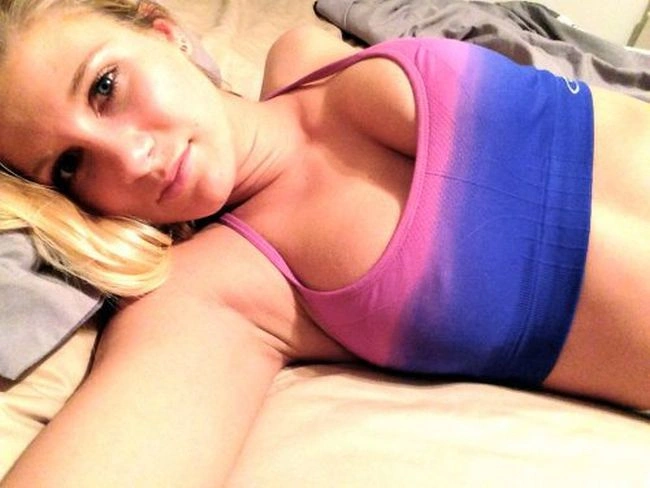 Худі дівчата з великими грудьми (46 фото) – фото 15