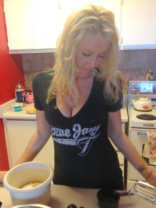 Худі дівчата з великими грудьми (46 фото) – фото 35