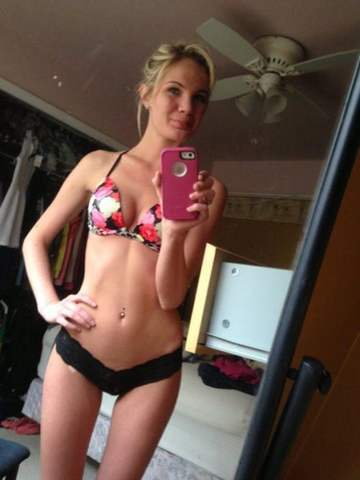 Дзеркальні "арбалети" привабливих дівчат (30 фото) – фото 14