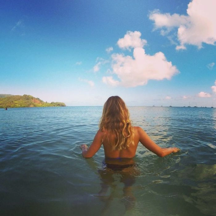 Алана Бланчард - професійна серфінгістка (40 фото) – фото 12