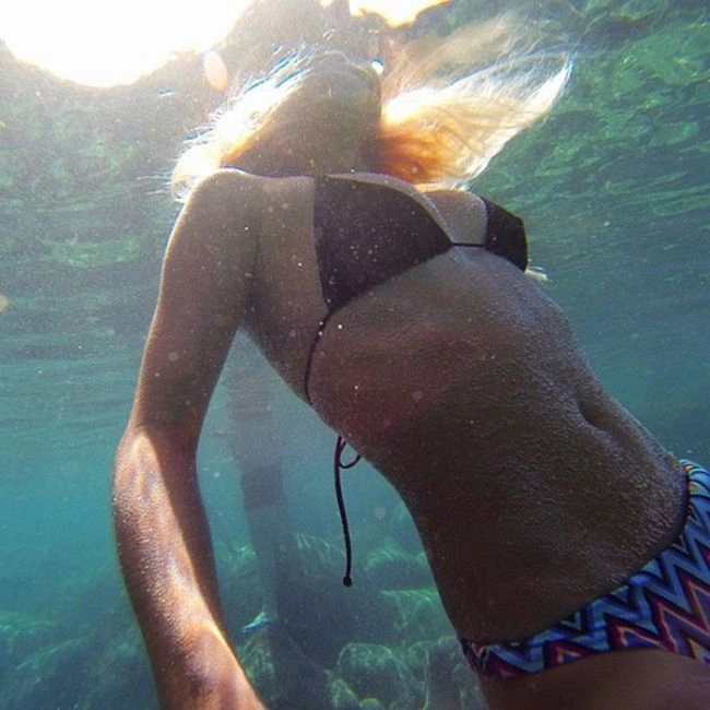 Алана Бланчард - професійна серфінгістка (40 фото) – фото 22