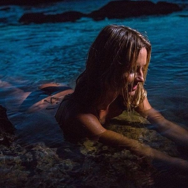 Алана Бланчард - професійна серфінгістка (40 фото) – фото 24