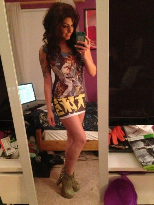 Дівчата фотографують своє відображення в дзеркалі (42 фото) – фото 5