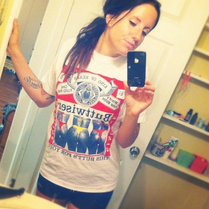 Дівчата фотографують своє відображення в дзеркалі (42 фото) – фото 7