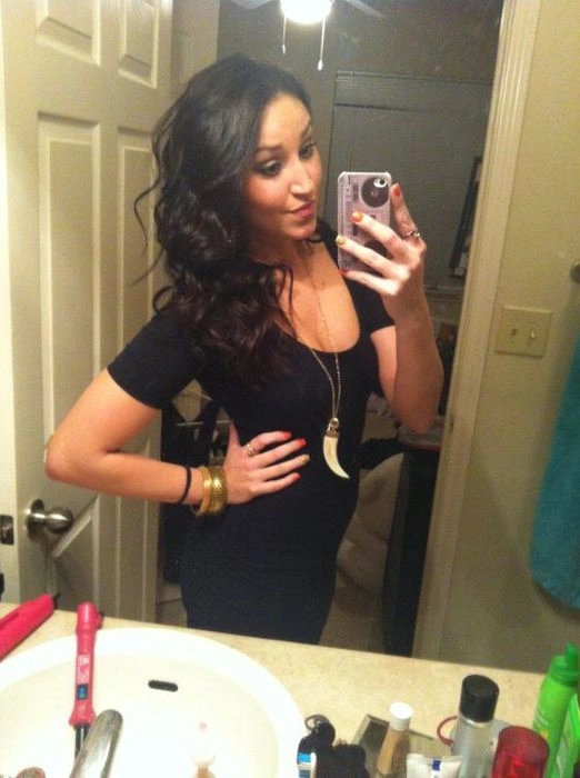 Дівчата фотографують своє відображення в дзеркалі (42 фото) – фото 33