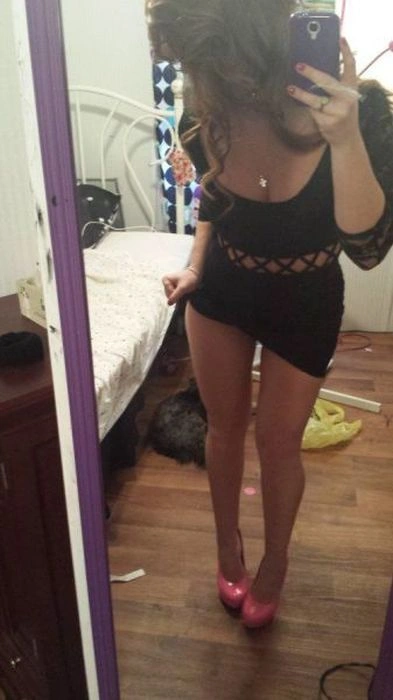 Дівчата в сексуальних платтях (45 фото) – фото 4