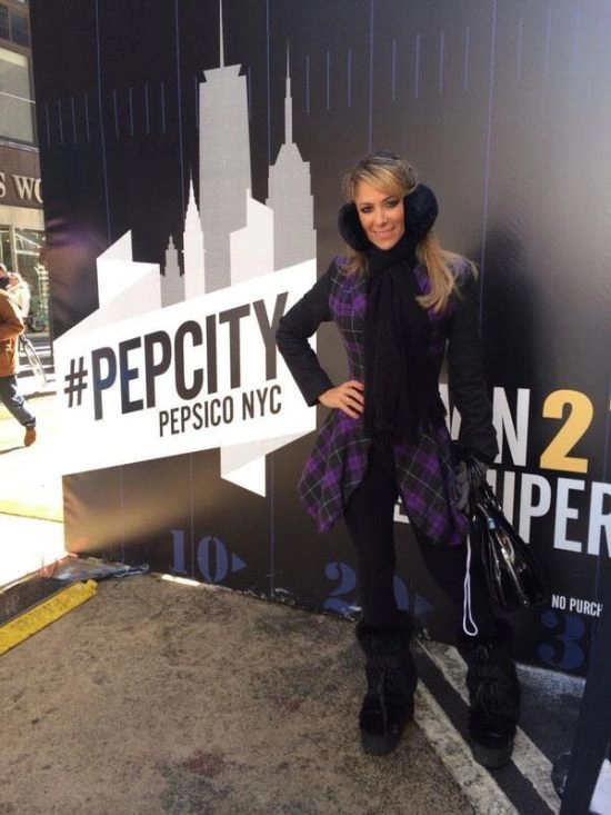 Топ-5 найбільш привабливих журналісток Чемпіонату світу з футболу 2014 року (20 фото) – фото 8