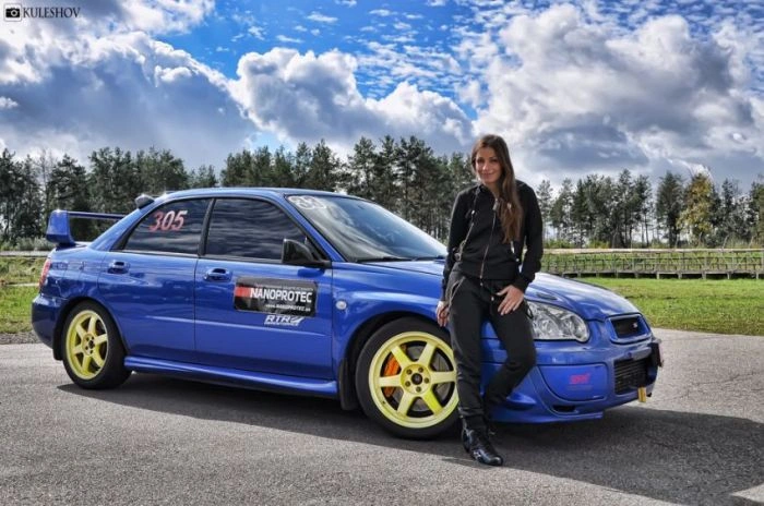 Сексуальні дівчата та красиві автомобілі (52 фото) – фото 3