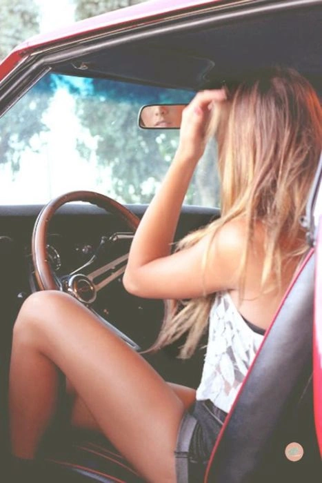 Сексуальні дівчата та красиві автомобілі (52 фото) – фото 25