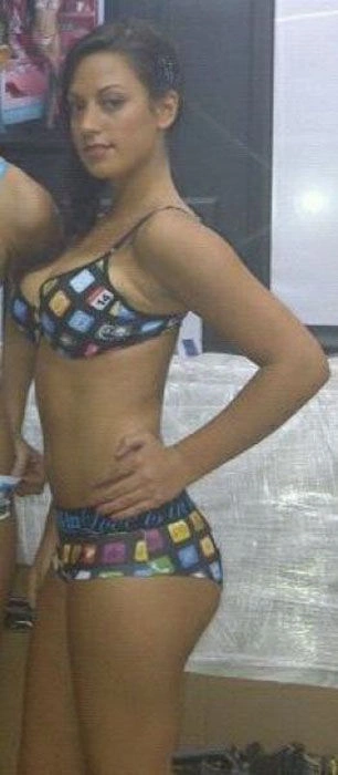 Приваблива дівчина з незвичайним вмінням (20 фото + відео) – фото 9