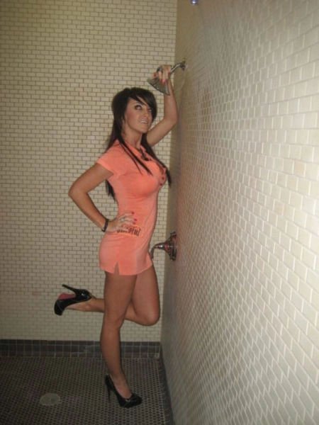 Елегантні дівчата в спокусливих платтях (50 фото) – фото 3