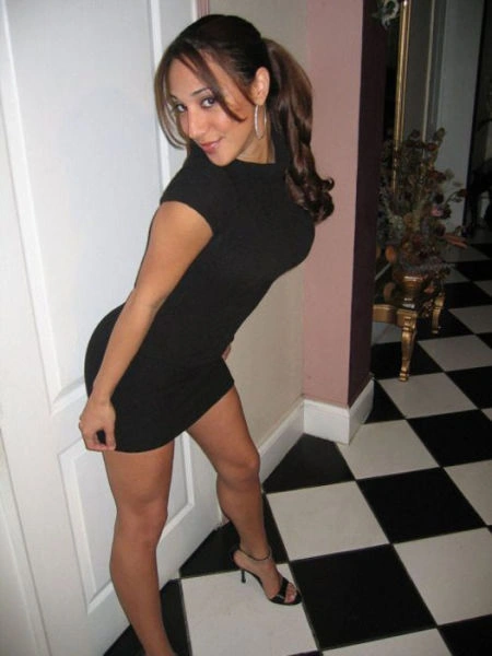 Елегантні дівчата в спокусливих платтях (50 фото) – фото 7