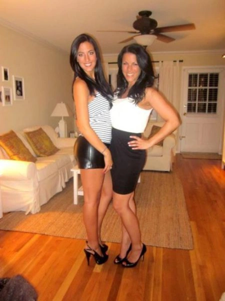 Елегантні дівчата в спокусливих платтях (50 фото) – фото 13