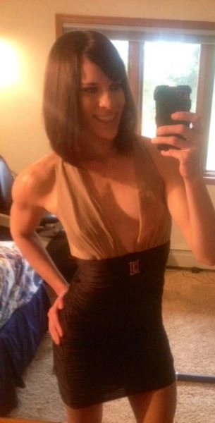 Елегантні дівчата в спокусливих платтях (50 фото) – фото 14