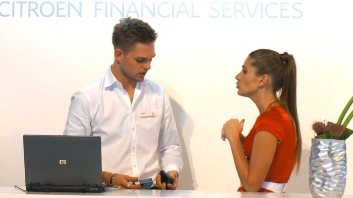 Дівчата Московського Міжнародного автомобільного салону (31 фото) – фото 7