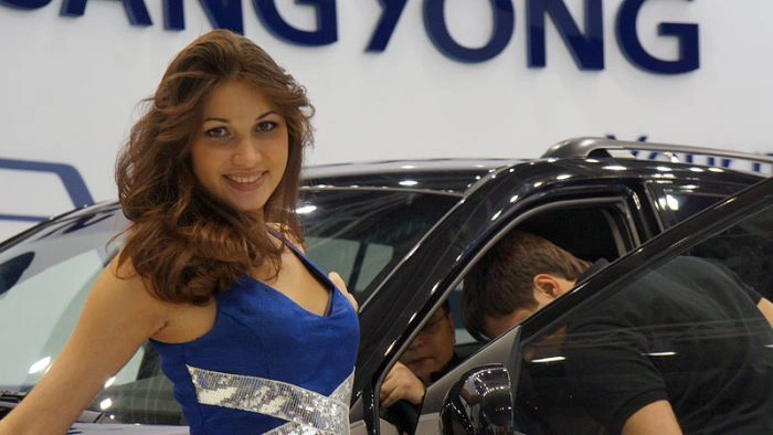 Дівчата Московського Міжнародного автомобільного салону (31 фото) – фото 24