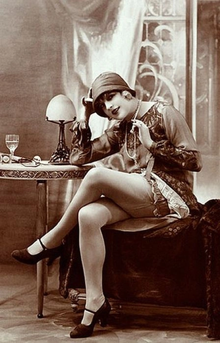 Жіночі панчішки та нижня білизна середини минулого століття (53 фото) – фото 5