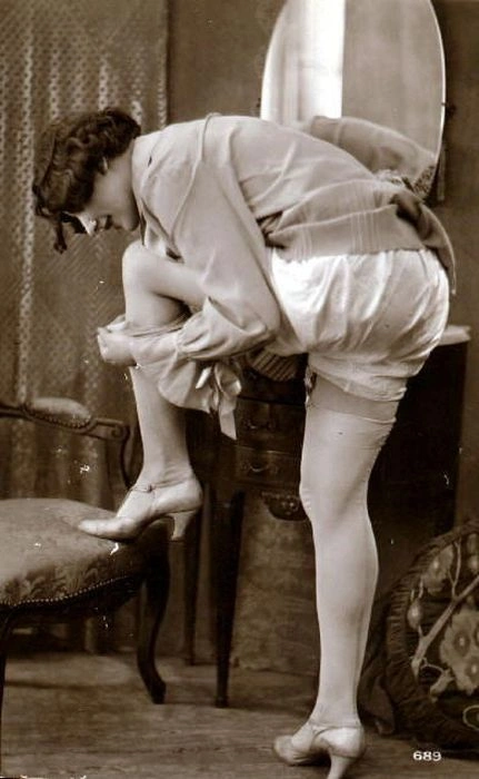 Жіночі панчішки та нижня білизна середини минулого століття (53 фото) – фото 9