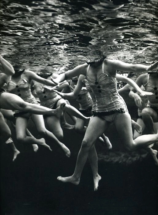 Жіночі панчішки та нижня білизна середини минулого століття (53 фото) – фото 53