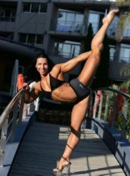 Гнучкі дівчата, які дбають про свою фігуру (54 фото) – фото 36