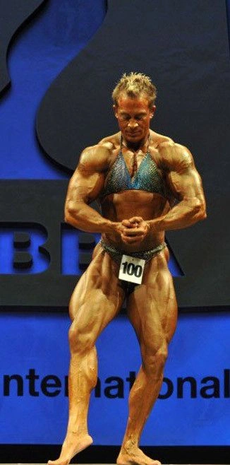 Каролайн Ванг. Жінка-бодібілдер (30 фото + відео) – фото 20