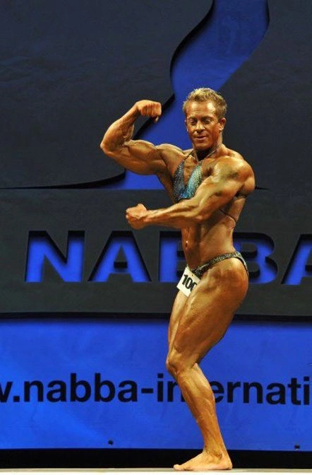 Каролайн Ванг. Жінка-бодібілдер (30 фото + відео) – фото 21