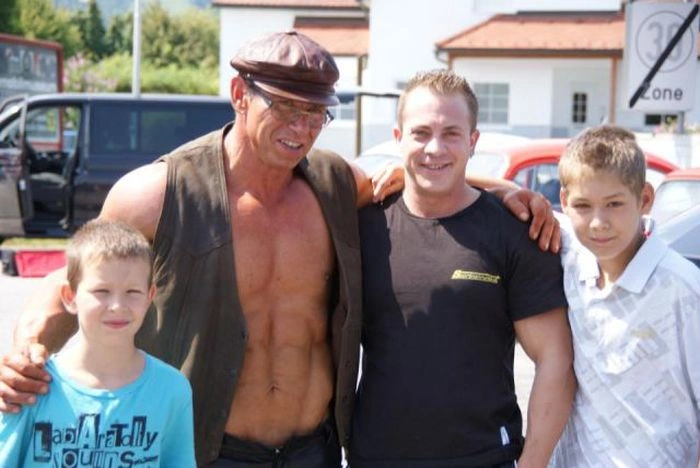 Каролайн Ванг. Жінка-бодібілдер (30 фото + відео) – фото 26