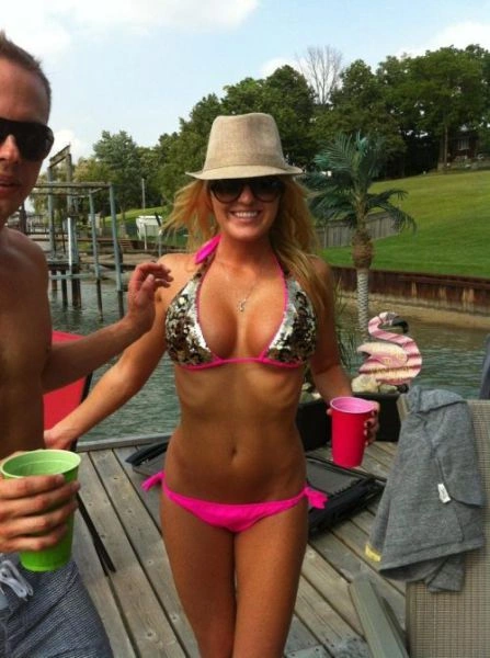 Літні дівчата в бікіні (54 фото) – фото 19