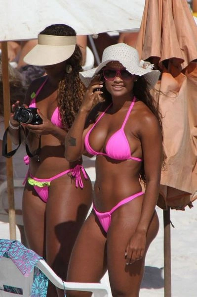 Літні дівчата в бікіні (54 фото) – фото 37